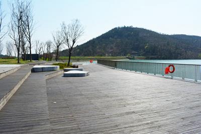 隱龍湖休閑廣場